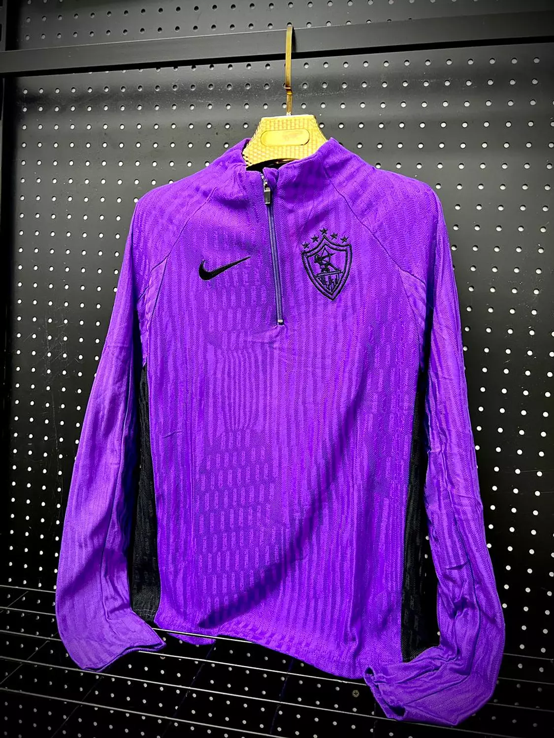 Kids track  hover image