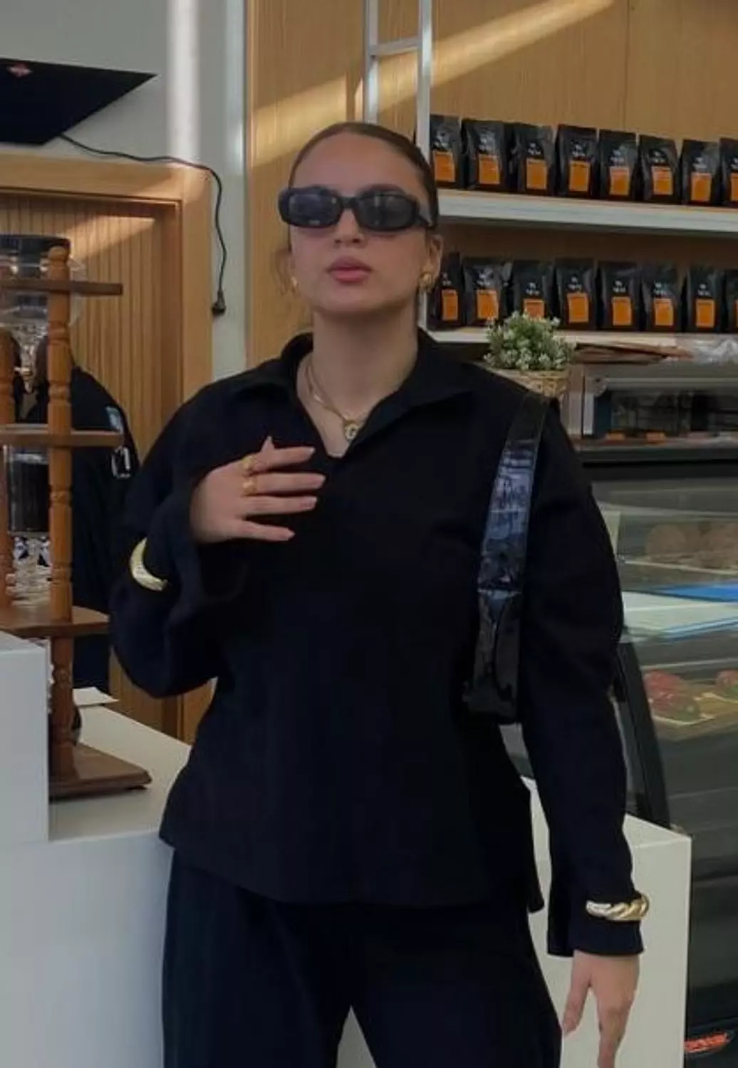 BLACK AURE FORM SET 4