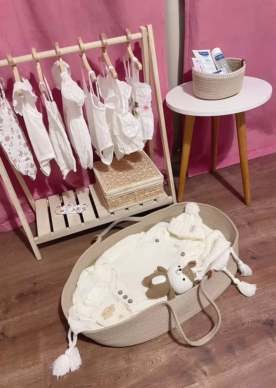 Baby bed hover image