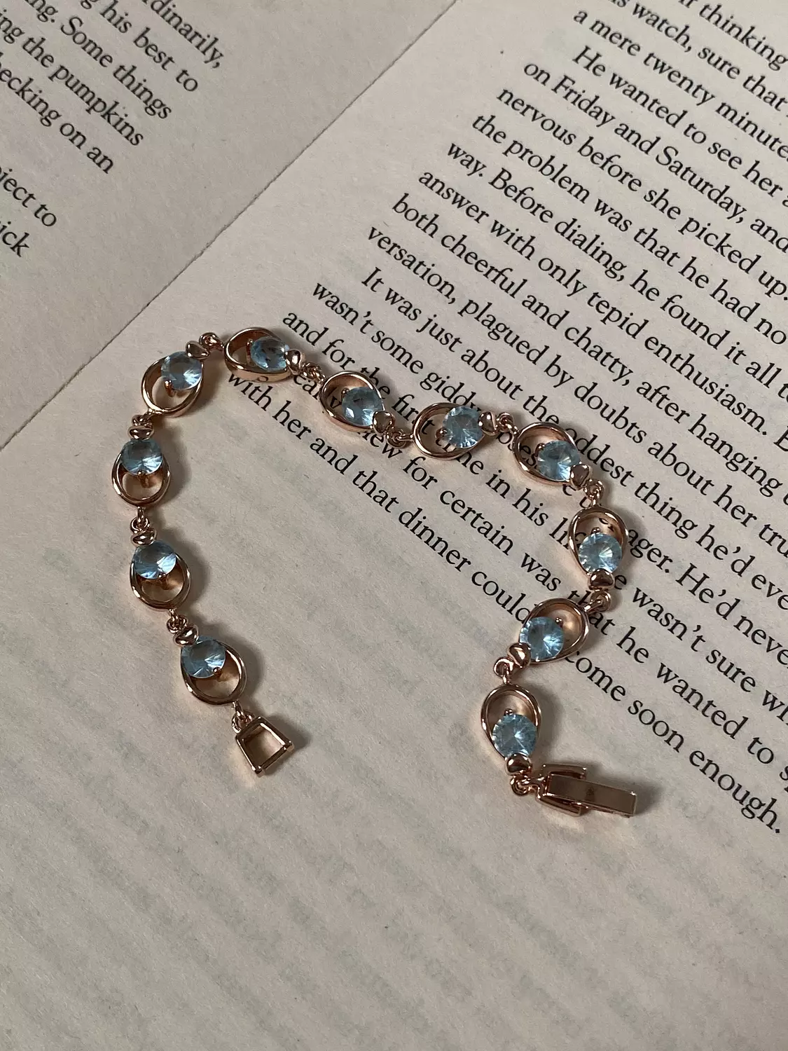 Turqoise Stones x Rose Gold Bracelet image