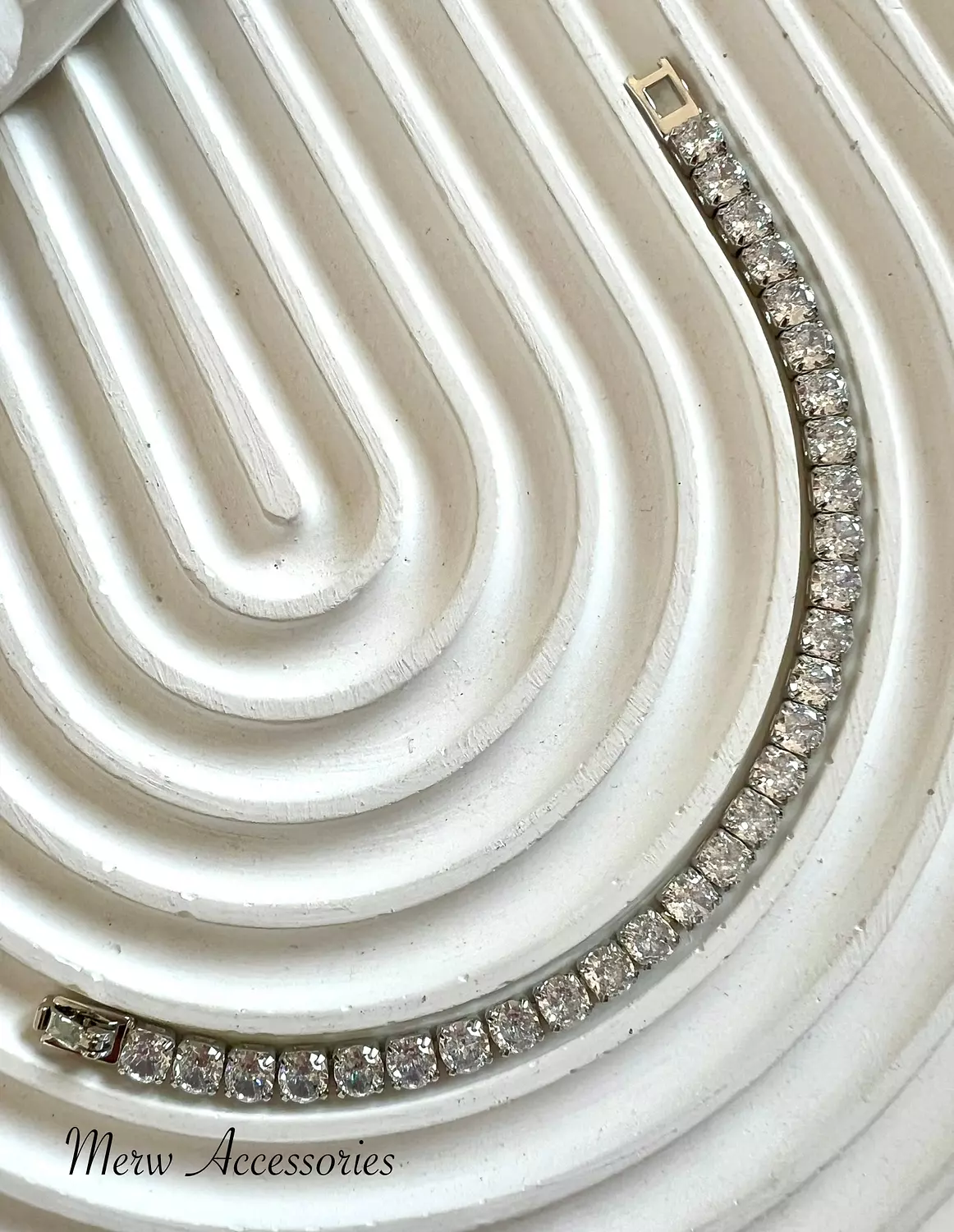 Silver tennis bracelet. 1