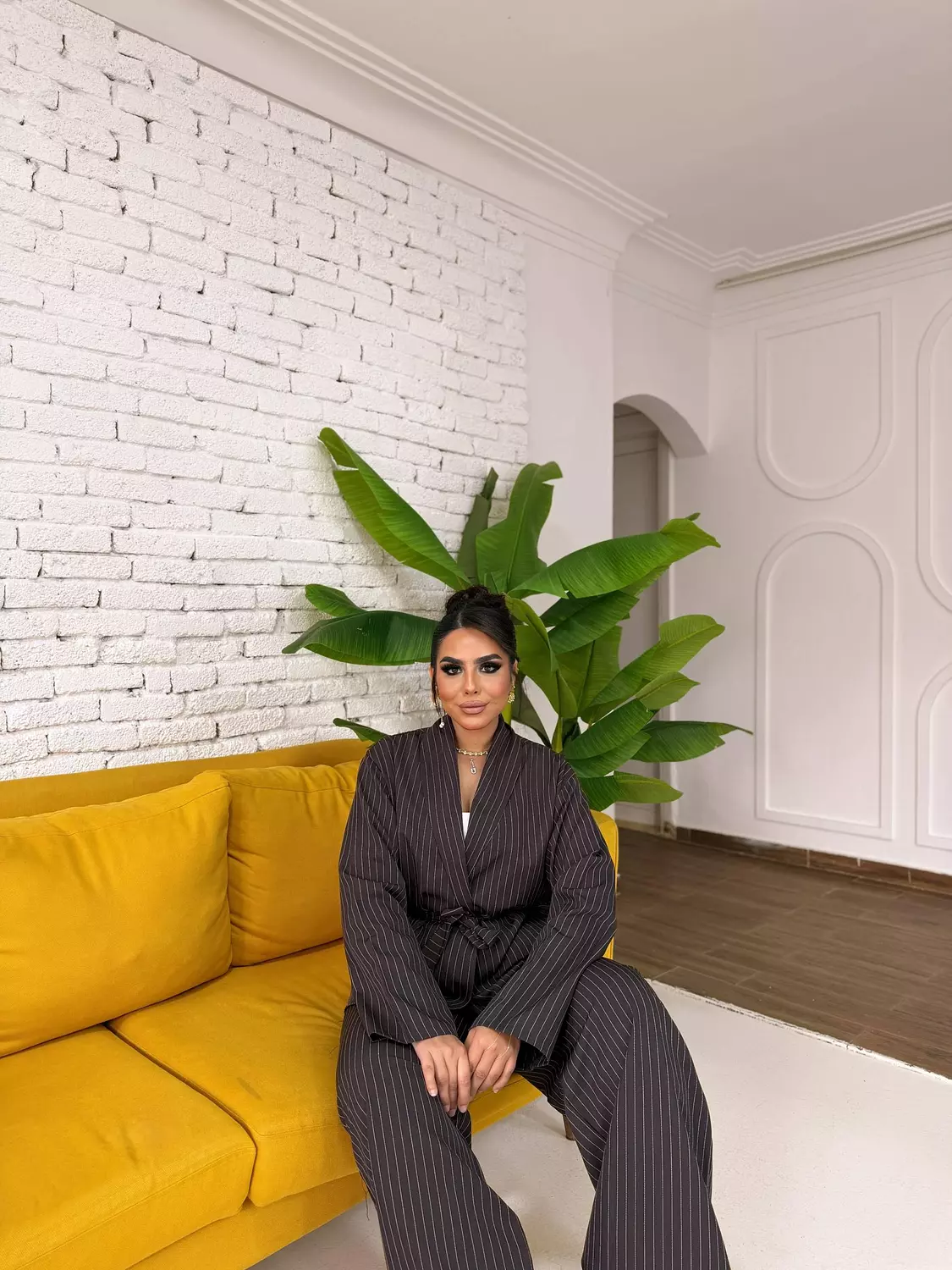 Contour Pinstripe Set In Dark Brown 6