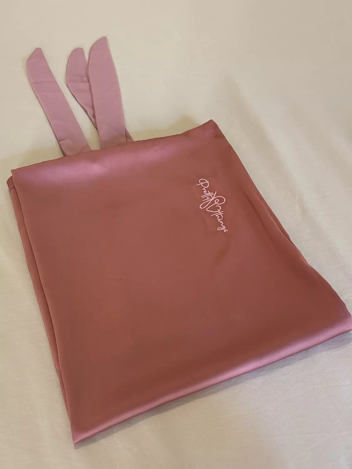 pretty silk pillowcase 3