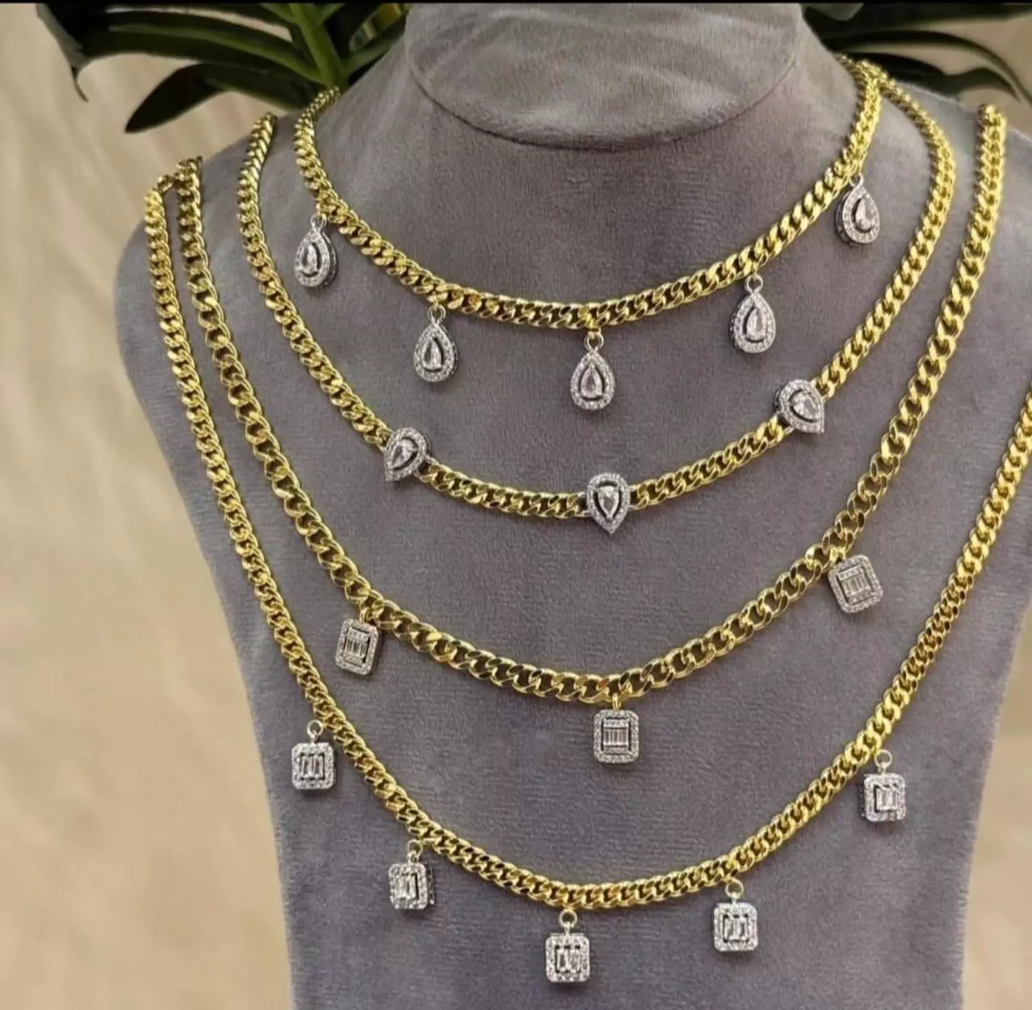 Necklace gold plated image