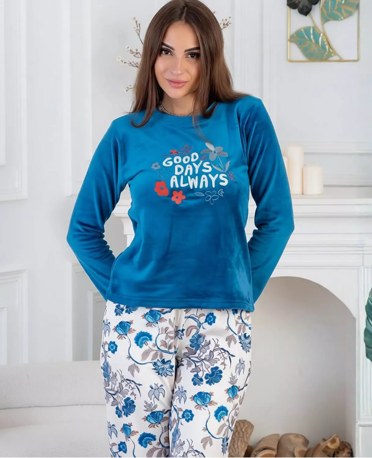 2-Piece Velvet Lounge Set 2