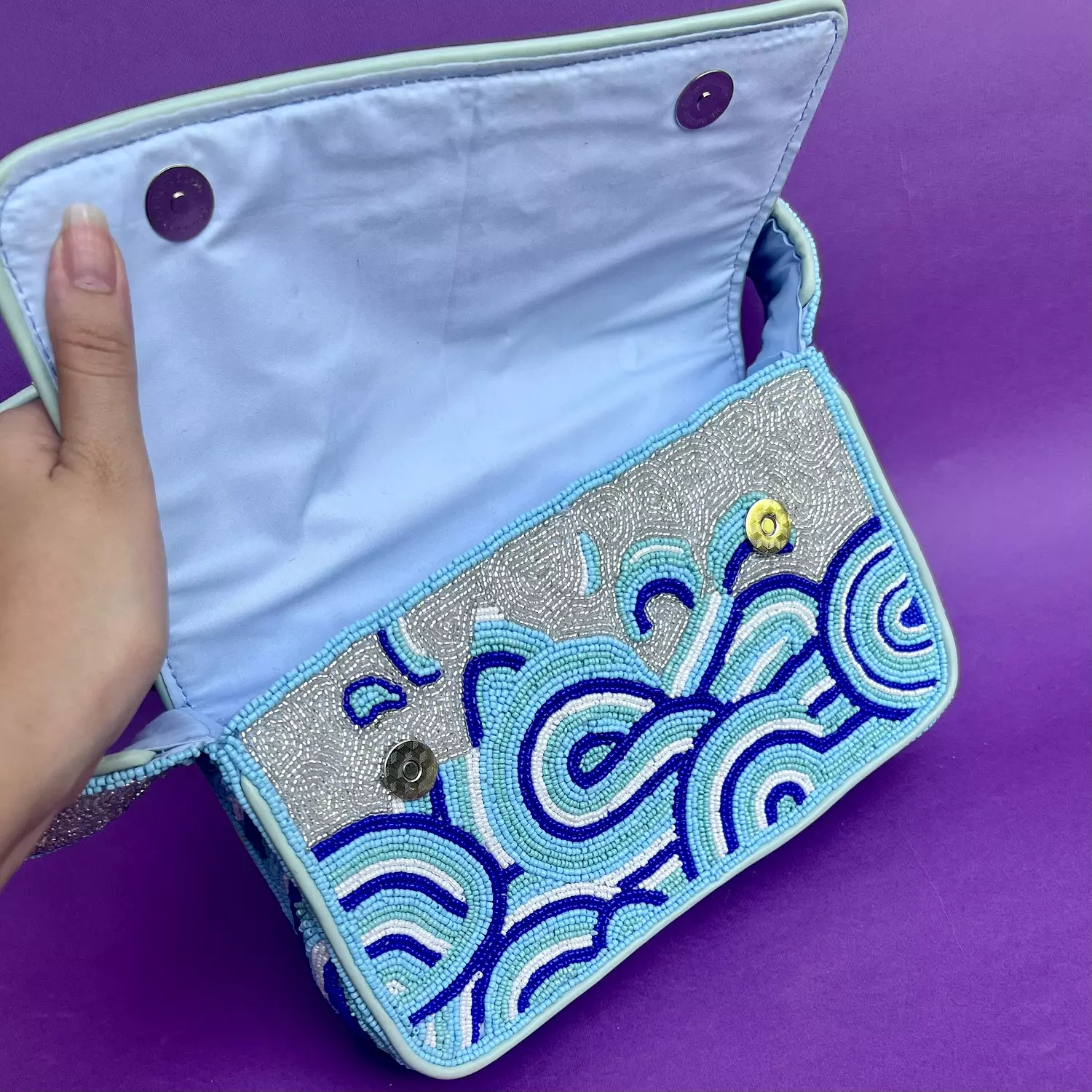 A sea of Beads Beaded shoulder bag  5