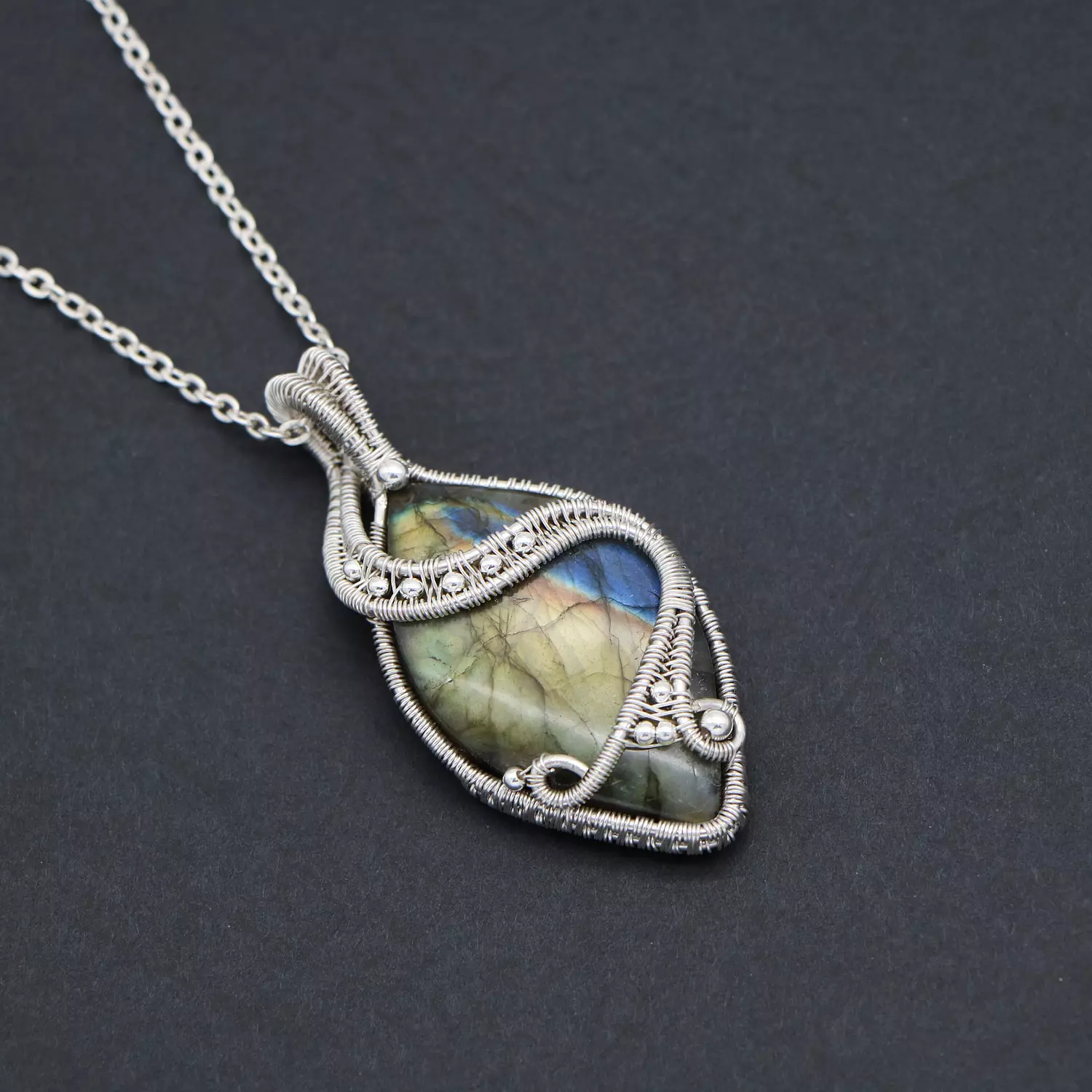 Wire wrapped silver 925 pendant with labradorite gemstone. image