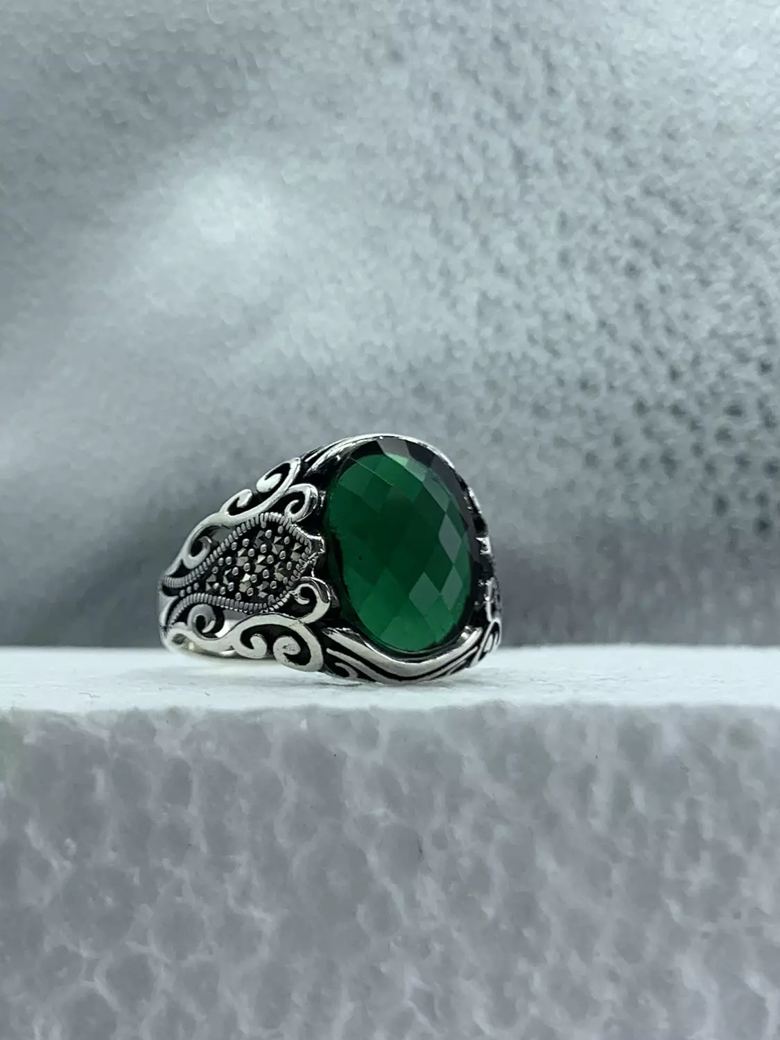 Emerald ring hover image