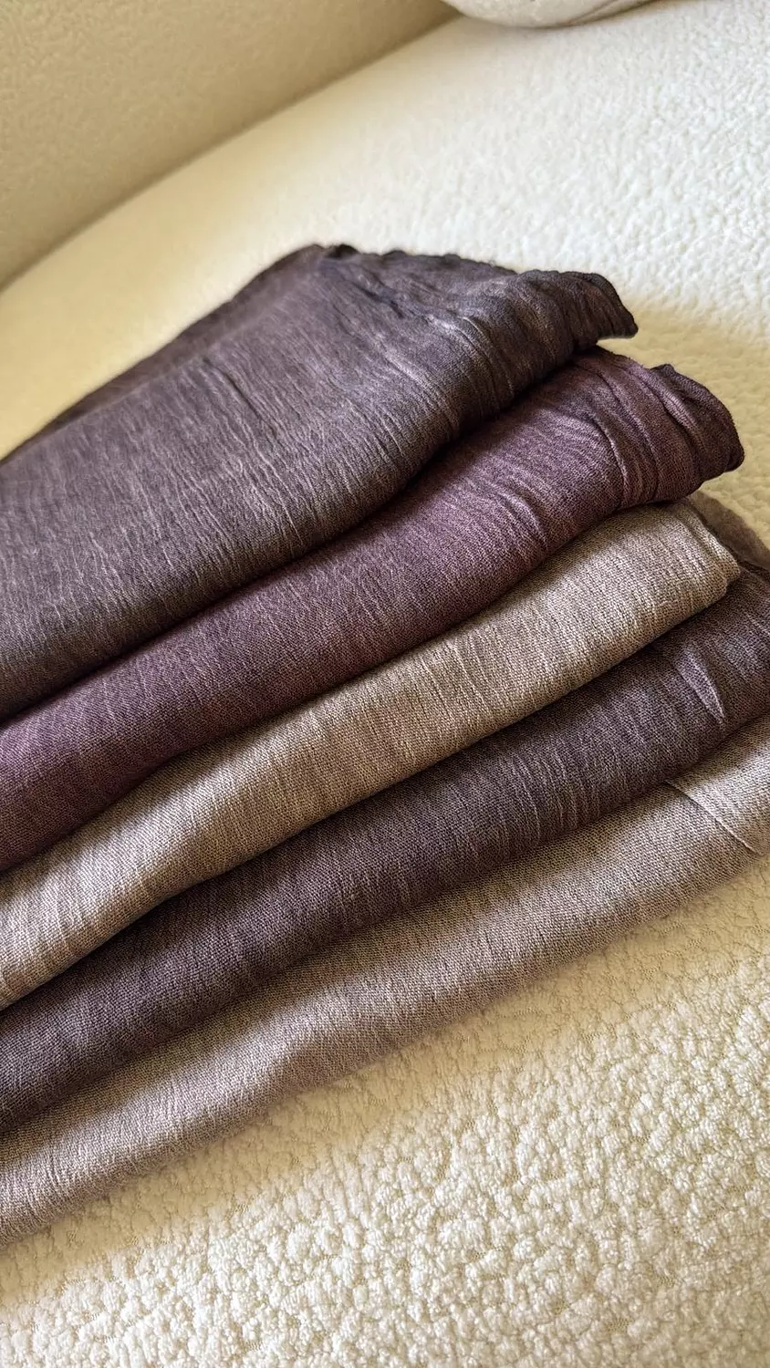 <p style="text-align: center"><strong>Scarf</strong></p>