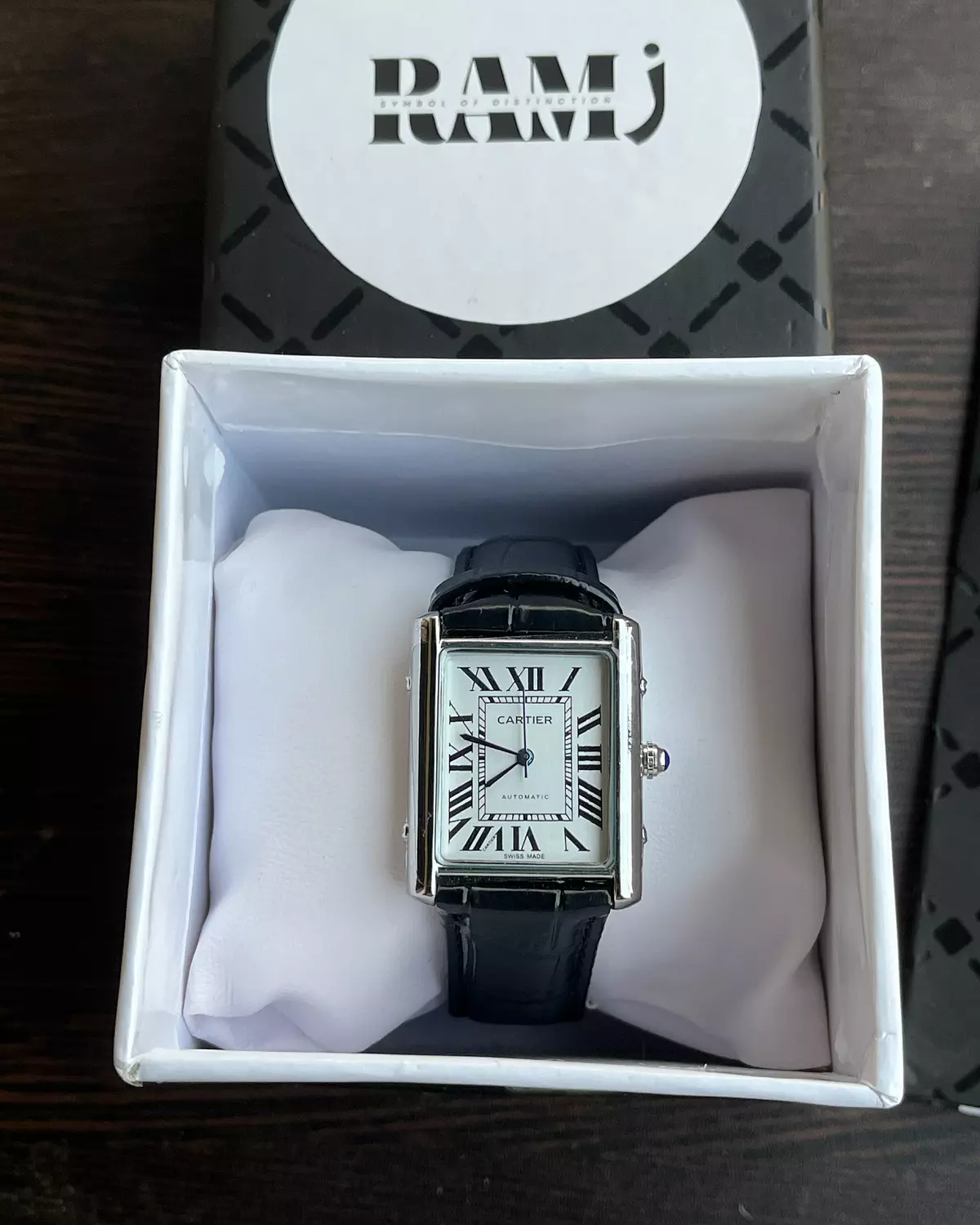 Cartier old money black white 3