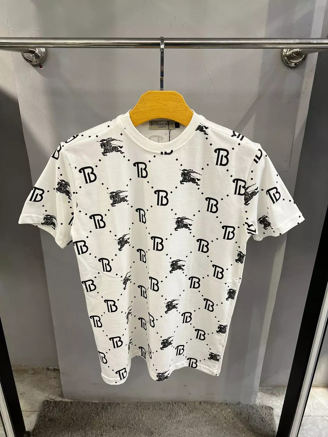 BURBERRY TSHIRT / 1482 image