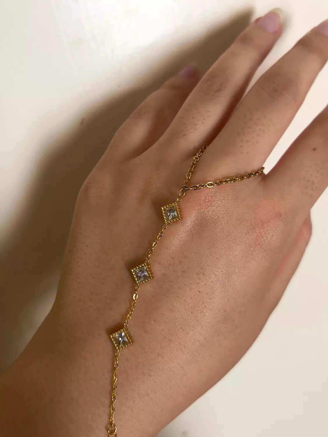 3 Diamond Handchain image