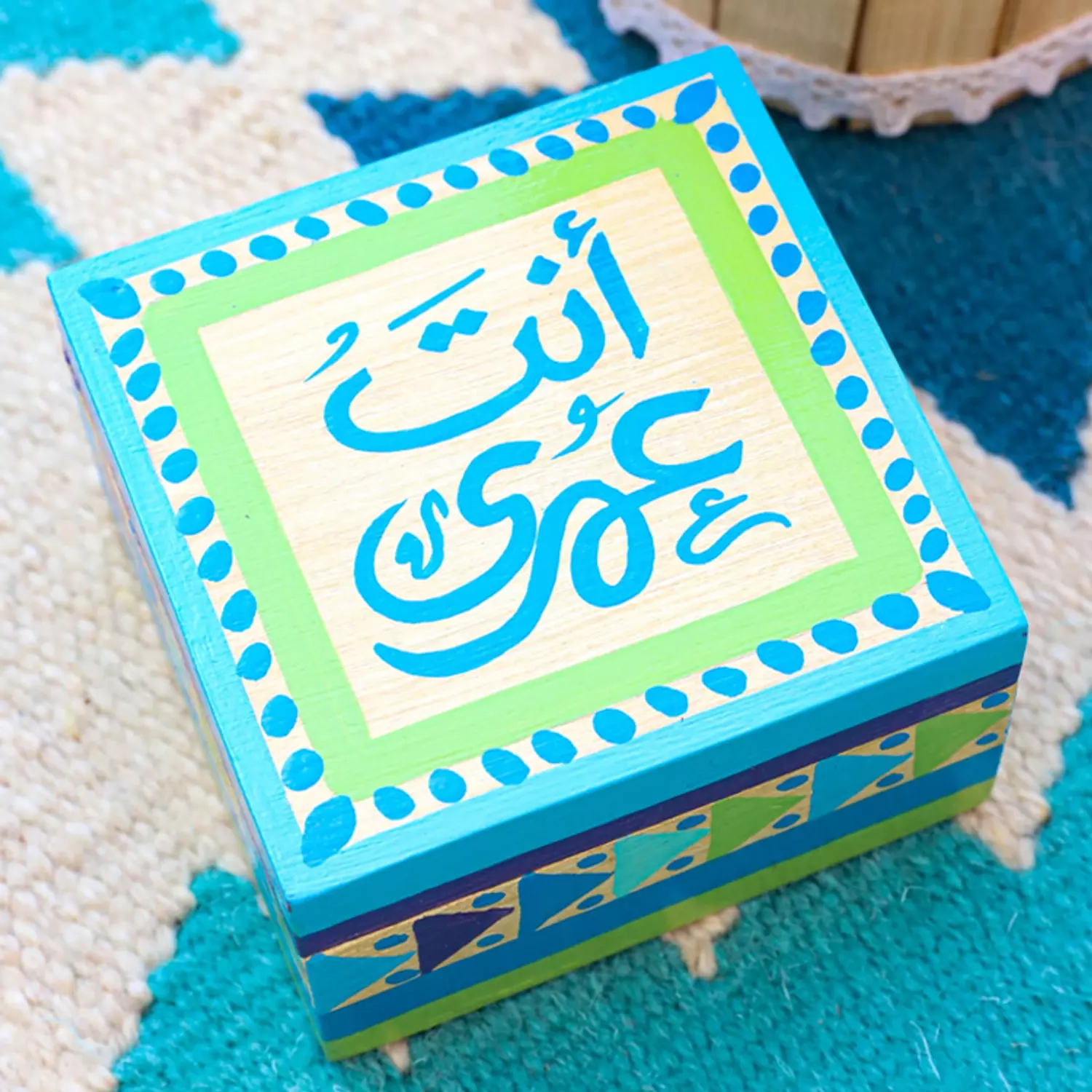 Box small -  triangles blue image