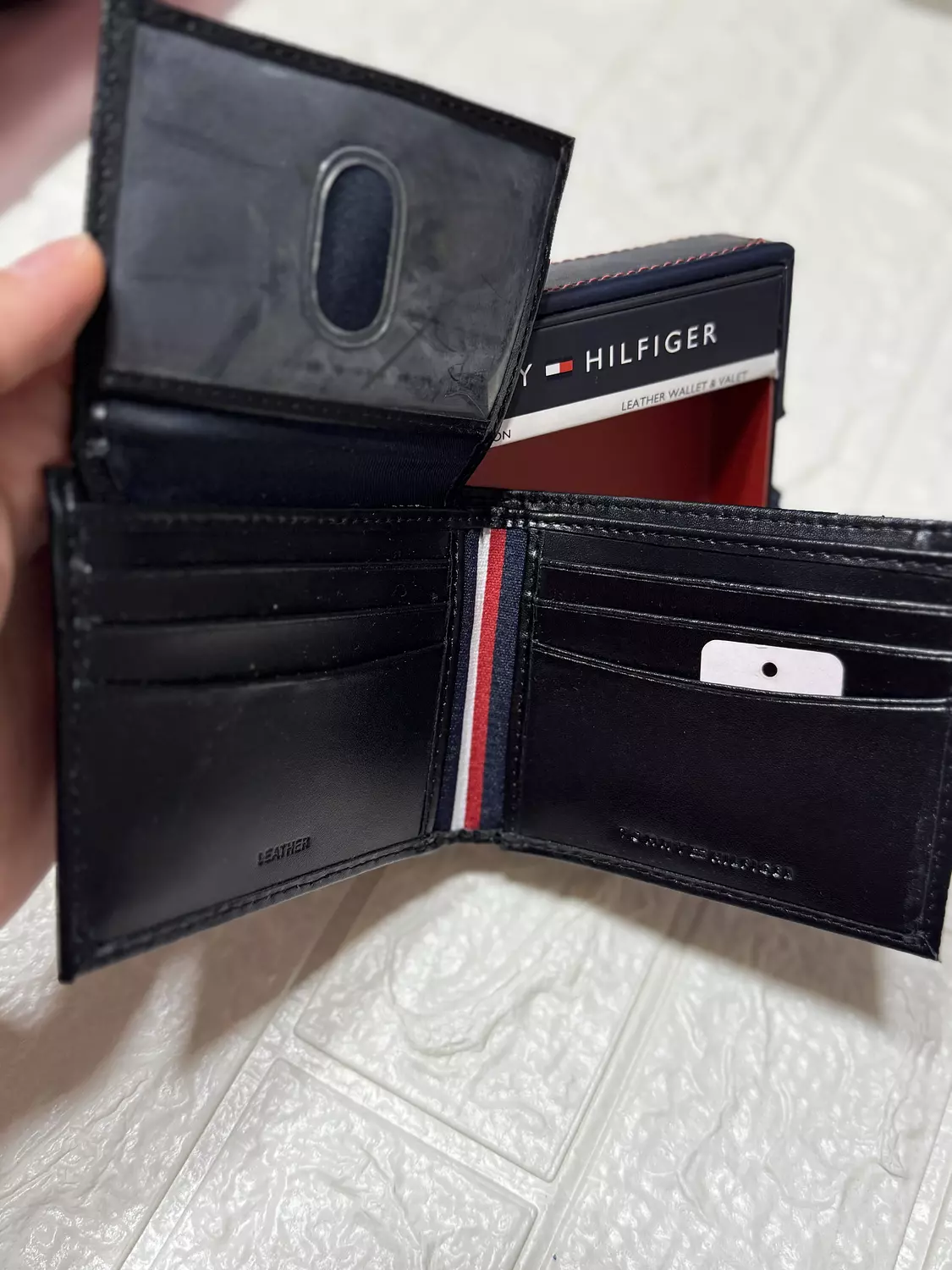 Tommy Hilfiger Men’s Leather Wallet with RFID Protection – Black hover image