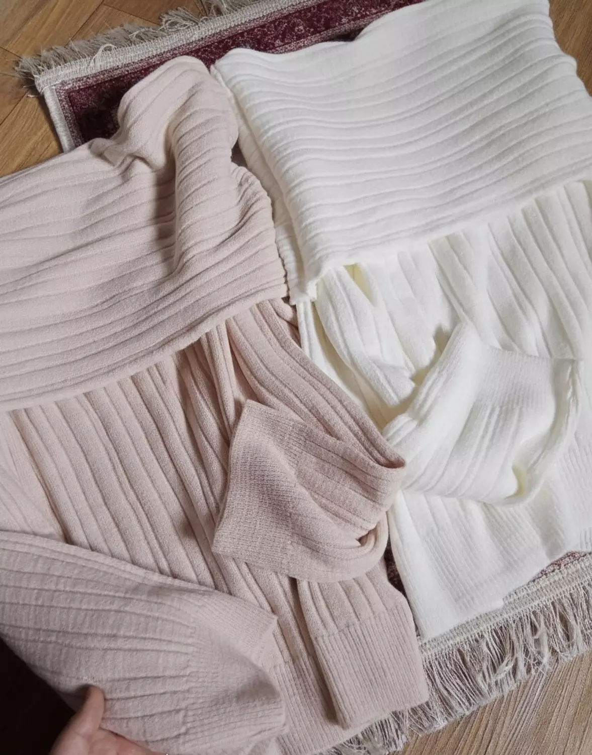 Offshoulder Pullover 8