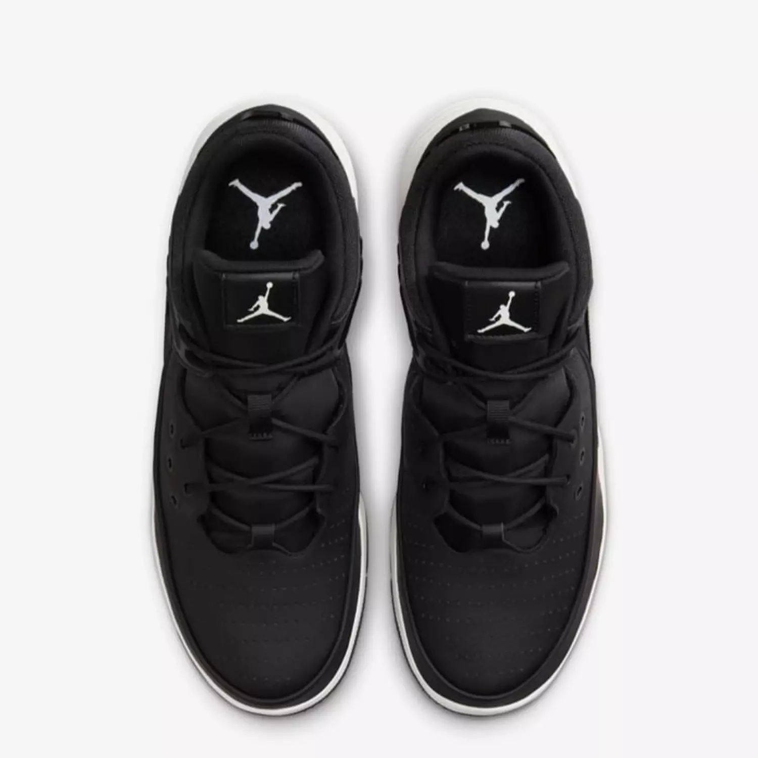 Jordan Max Aura 5 4