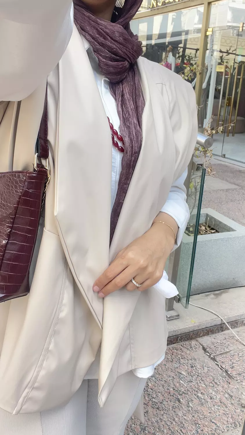 Bold Leather Vest - creamy  hover image