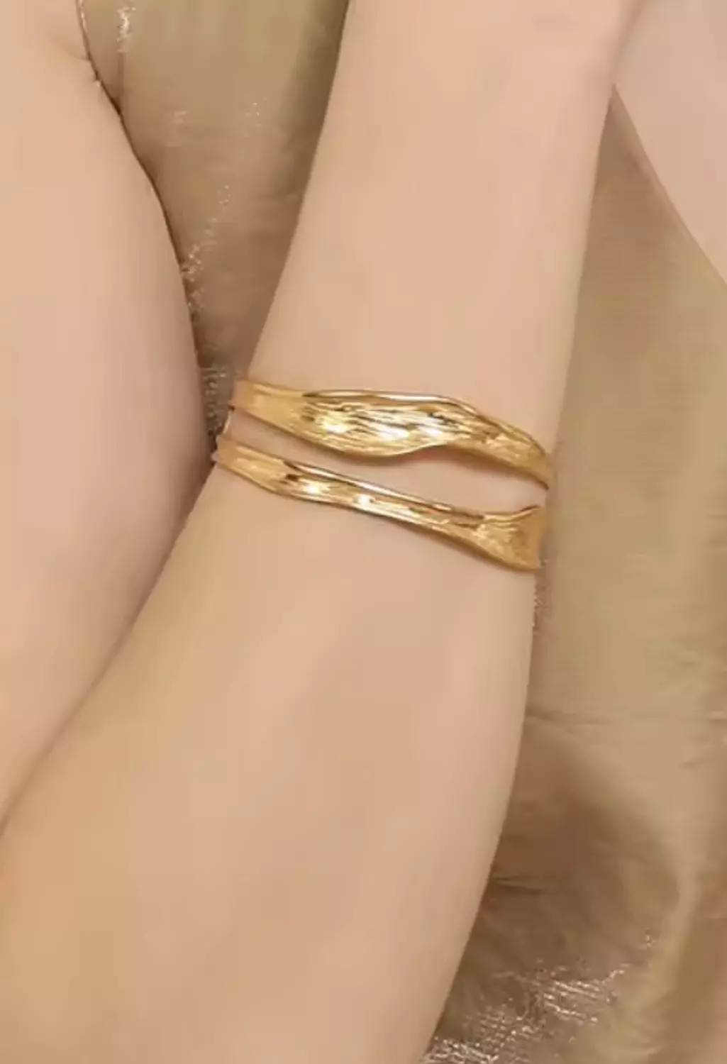 Waves Bangle hover image