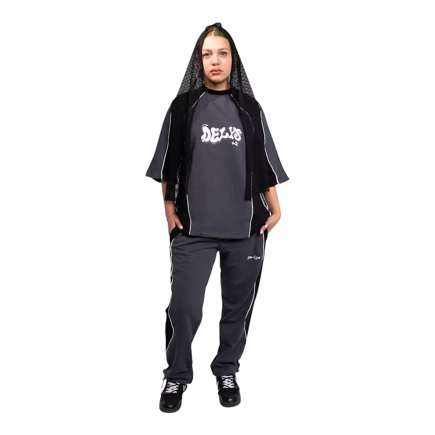 De-lys slices box fit suit Black & Grey with white stripe  5