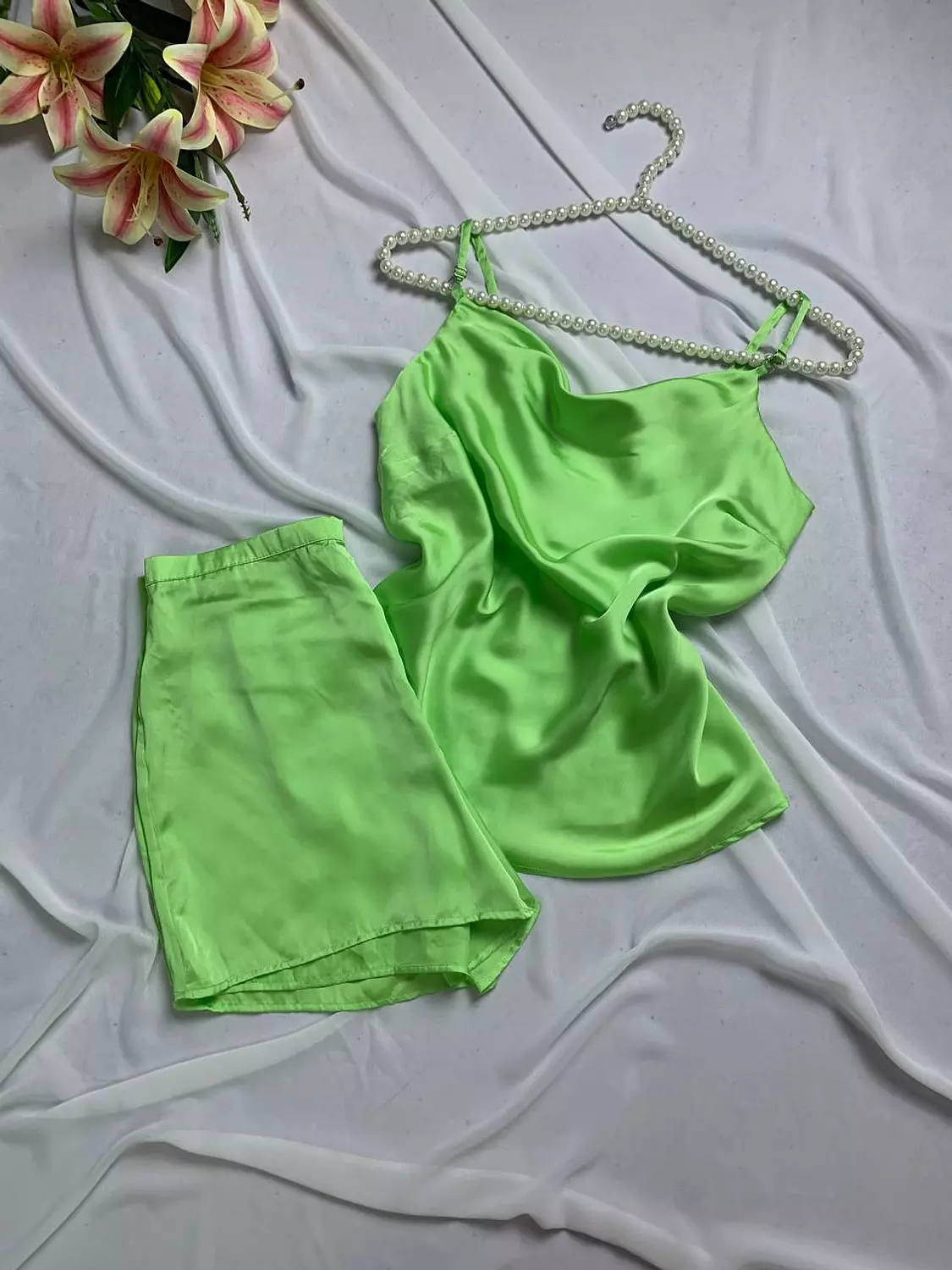 Silky satin pijama lemon pijama set from Max image