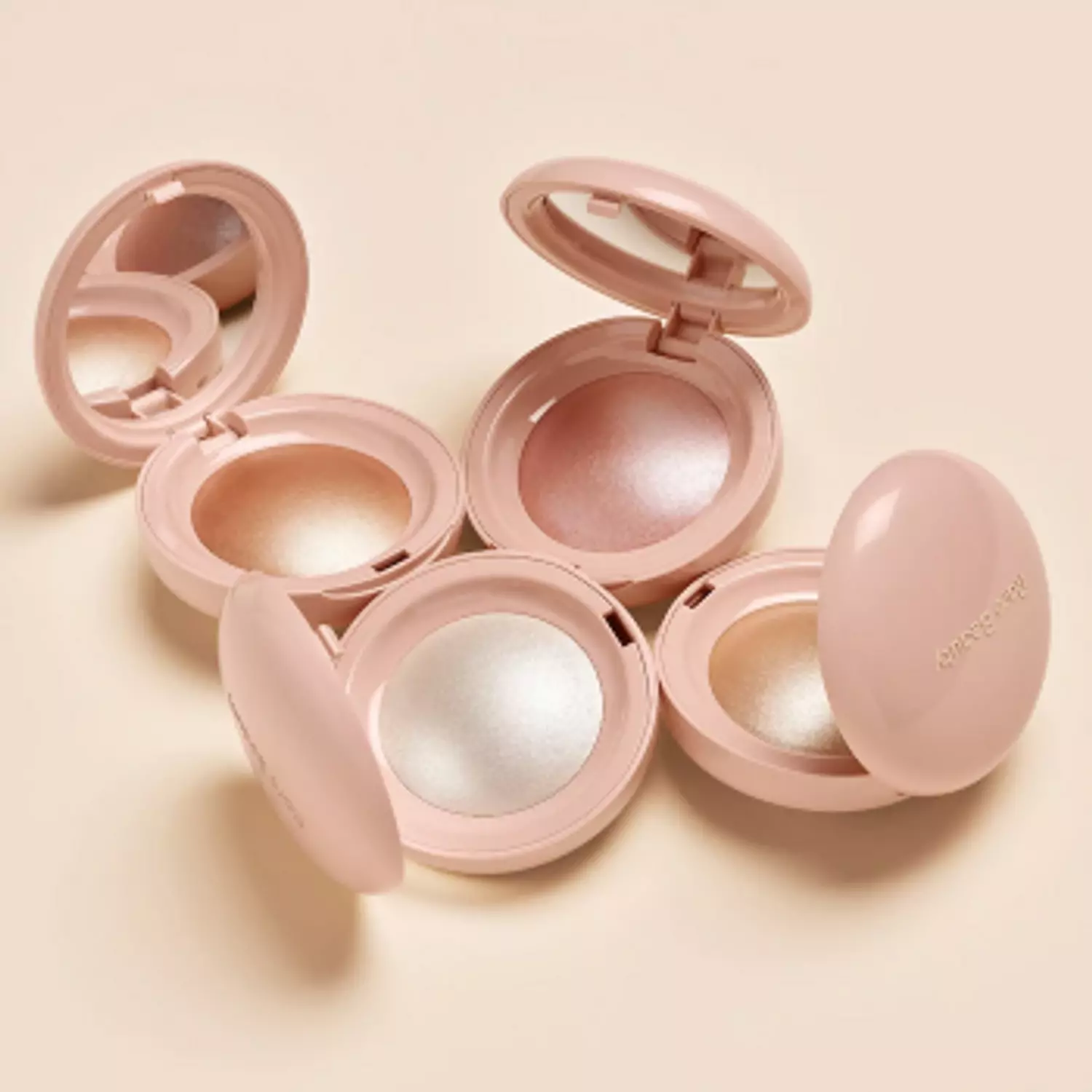 Rare Beauty by Selena Gomez Positive Light Silky  Touch Highlighter shade : Exhilarate - champagne gold 3