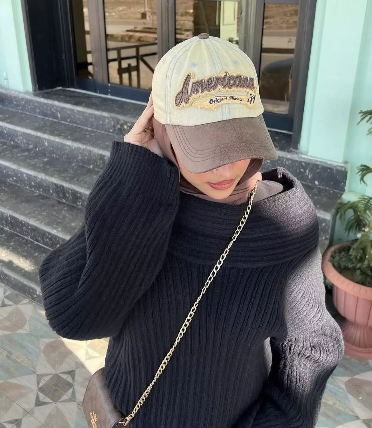 Offshoulder Pullover 6