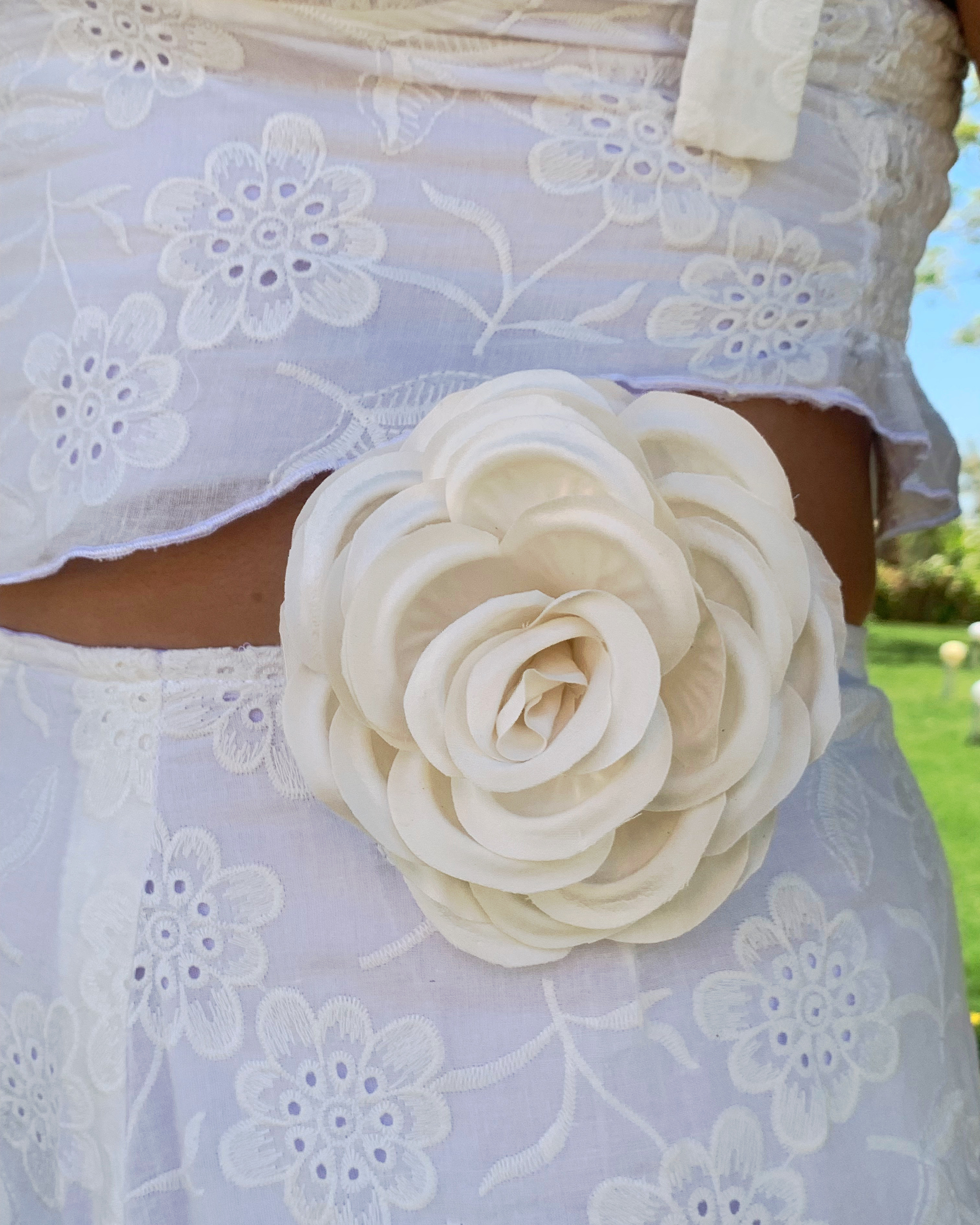 The Flora Brooch-2nd-img