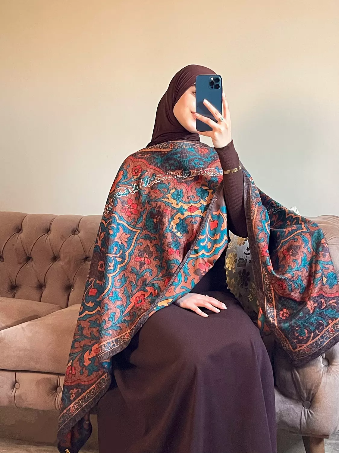 صَبورٌ ولو لَم تبقَ مِنّي بَقِيَّةٌ/صوف image