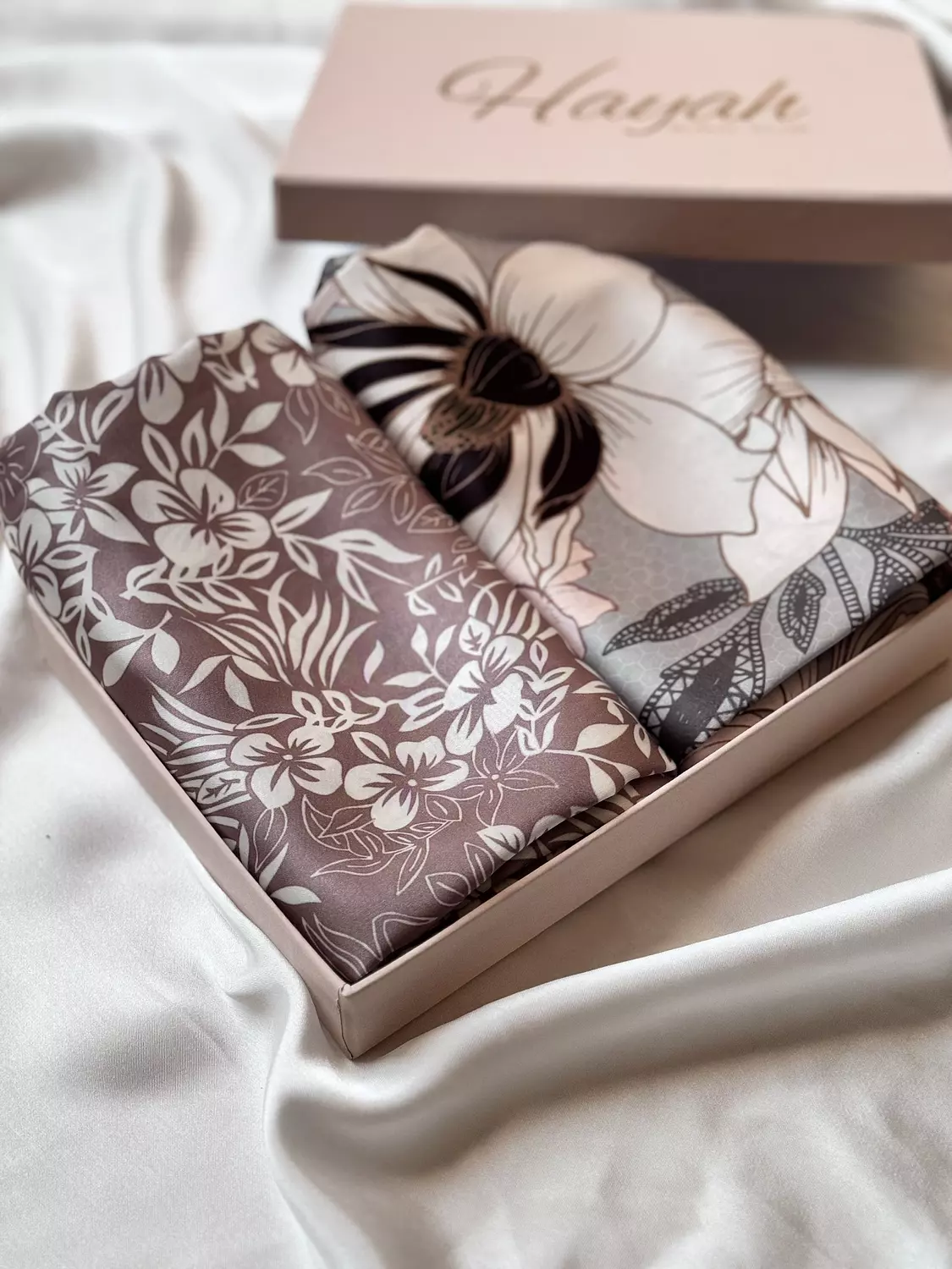 Wonder , pearl blossom satin bundle image