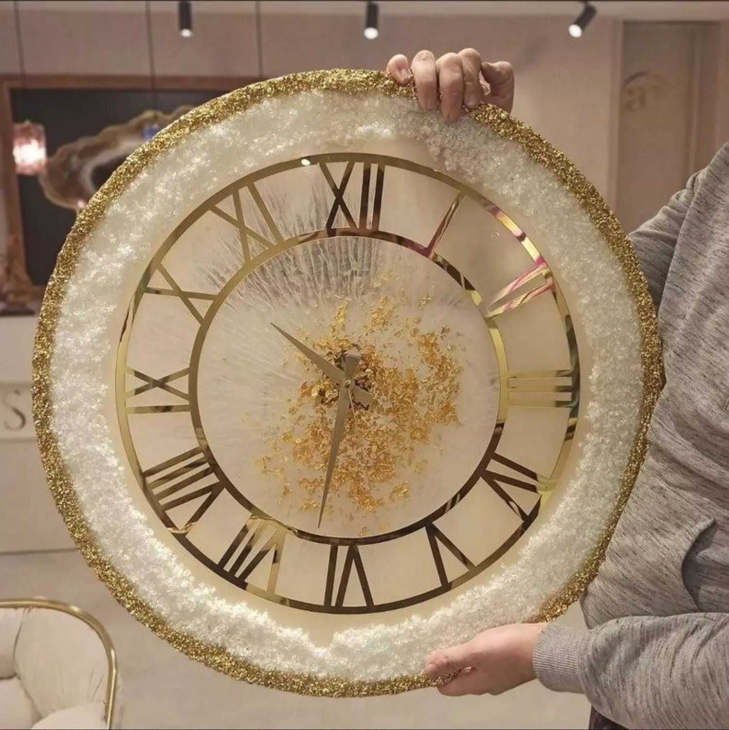 Shinny wall clock image