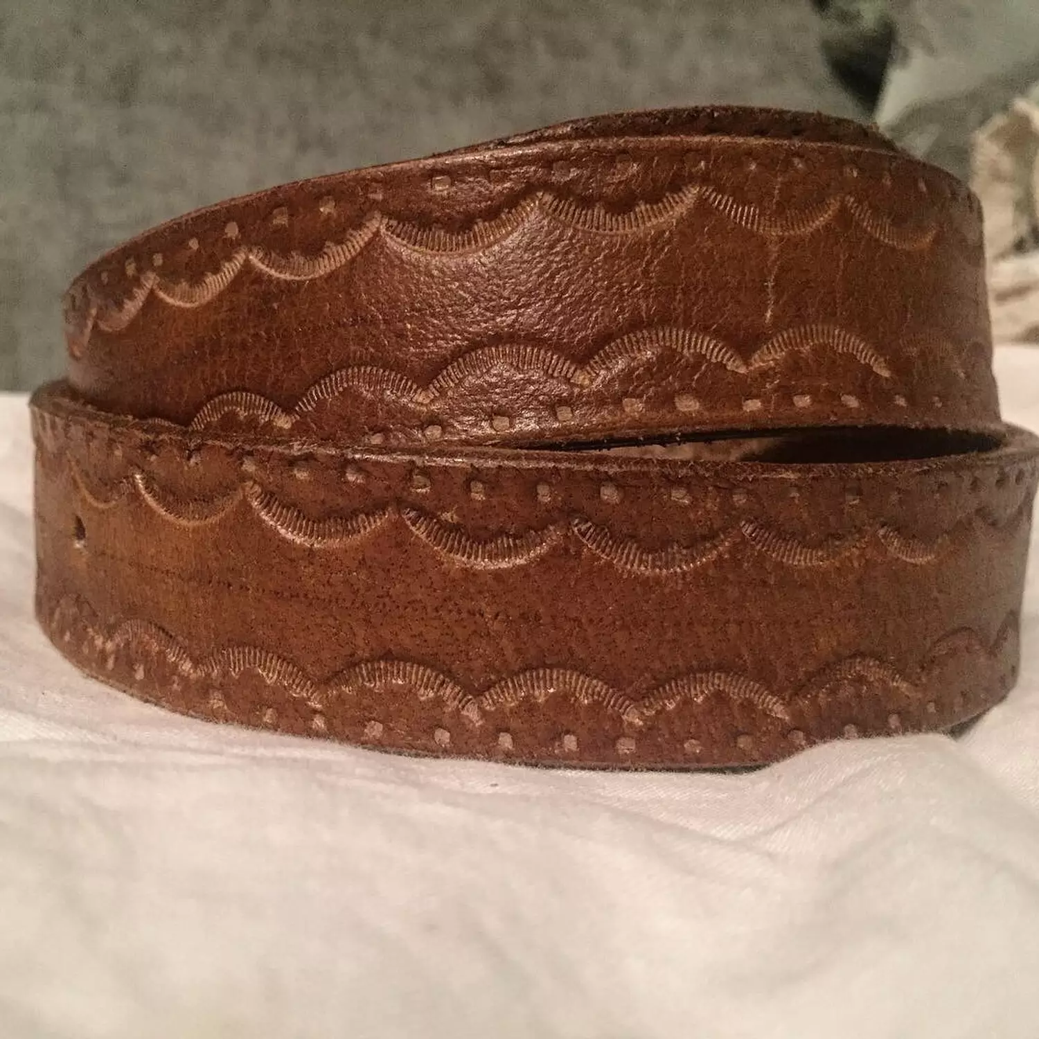 Tooled leather belt - Scalloped border hover image