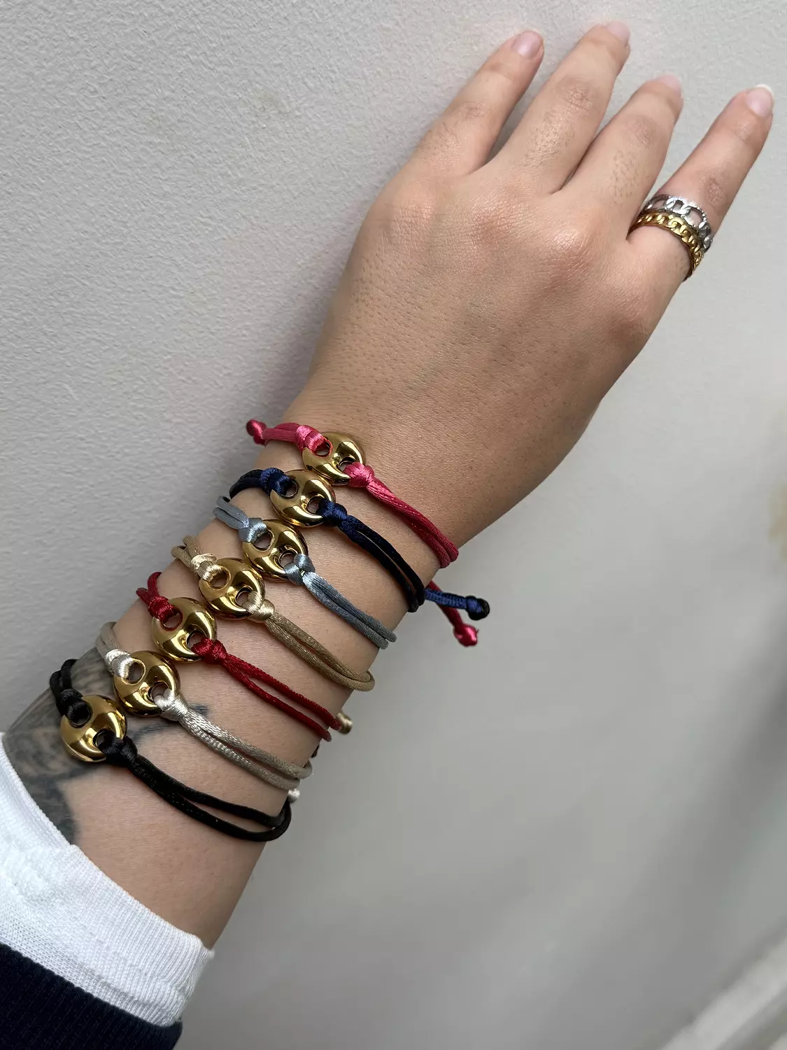 Linked knot hover image