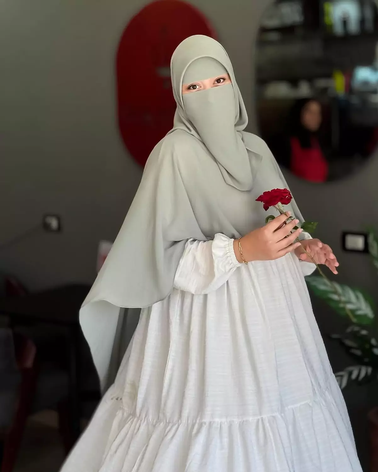 حرملة ملكي مقفولة  hover image
