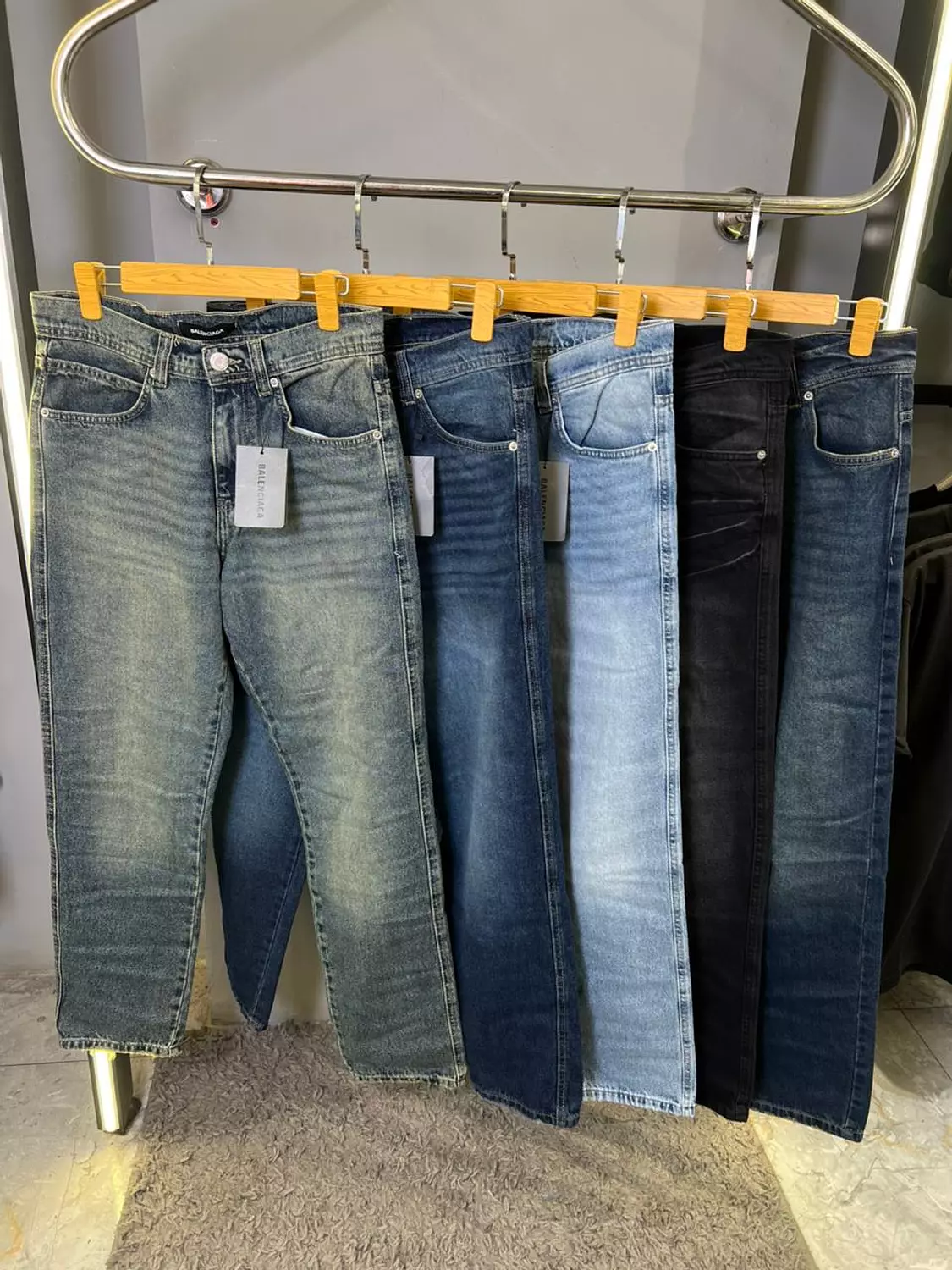 BALENCIAGA RELAXED FIT JEANS / 1290 2