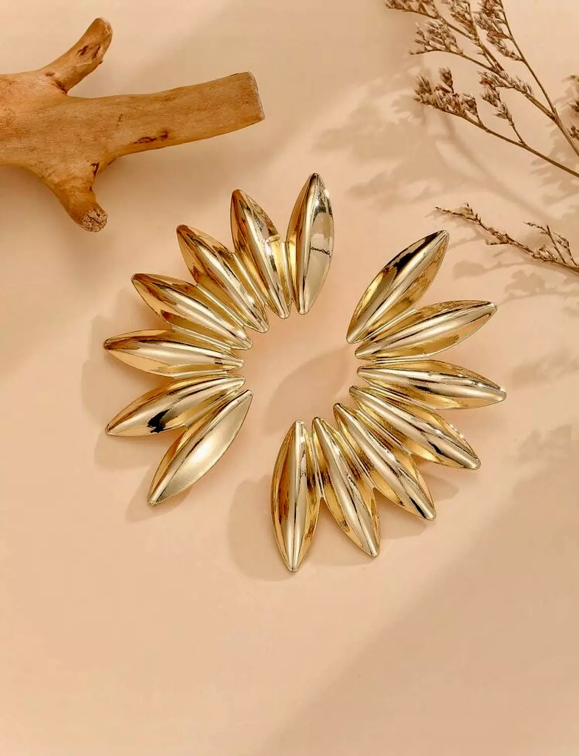 Half flower gold earring 3