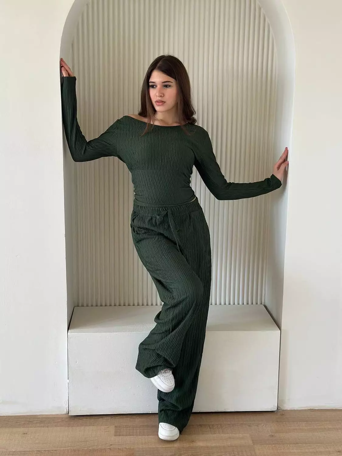 Crinkled Off-Shoulder Stretch Knit Set   8