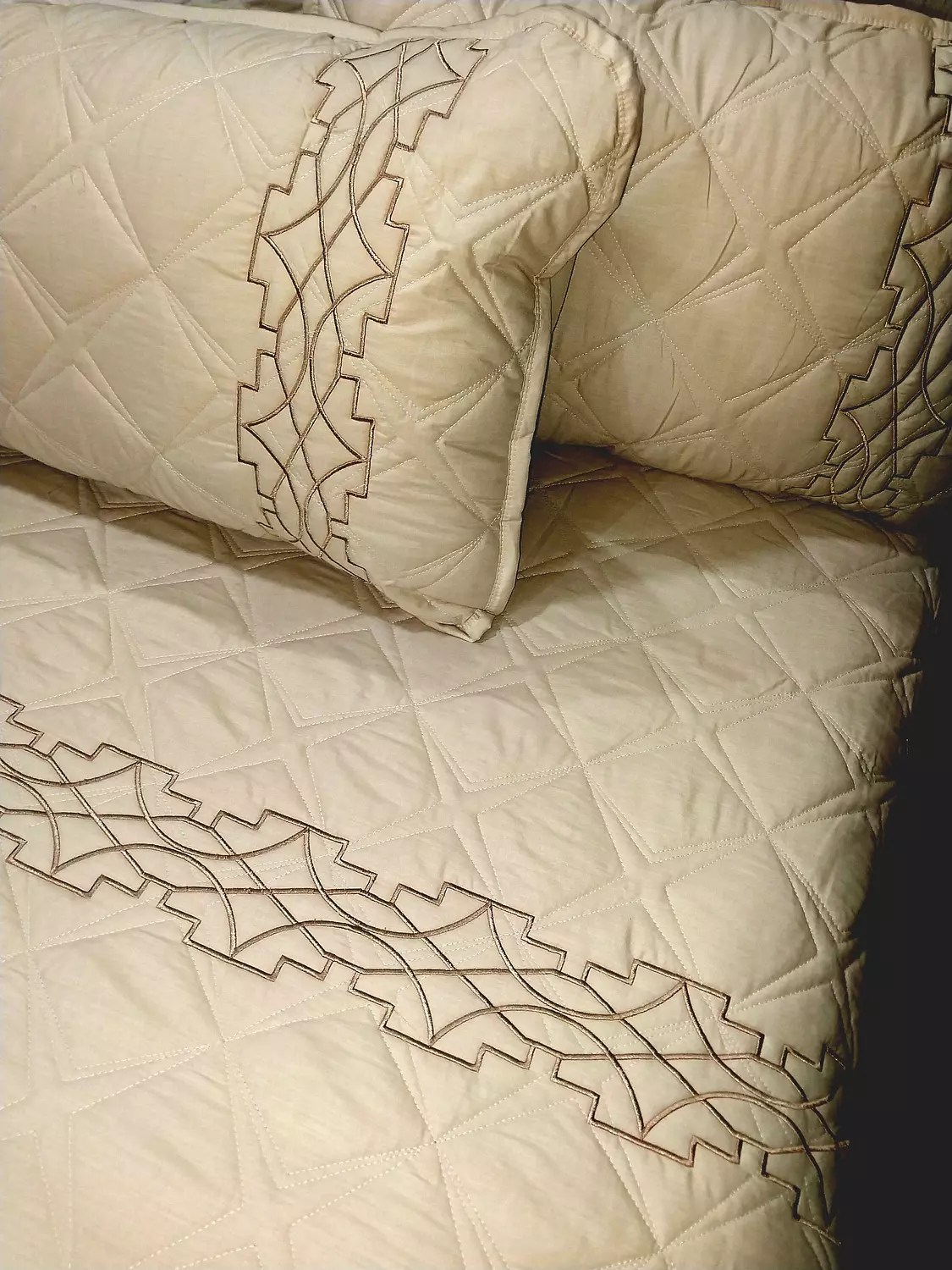 Coverlet / Bed Spread  1