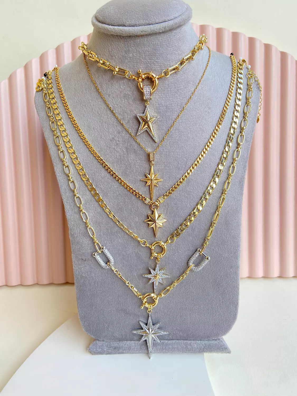 <h3><span style="color: rgb(173, 140, 144)">Necklace</span></h3>