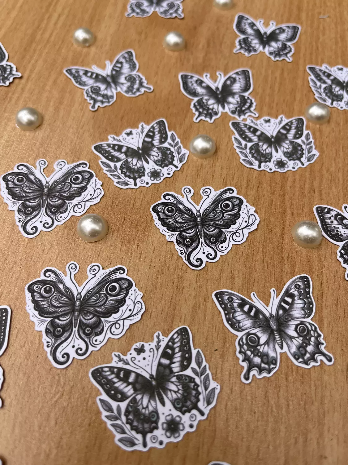 ستيكرات فراشات  image