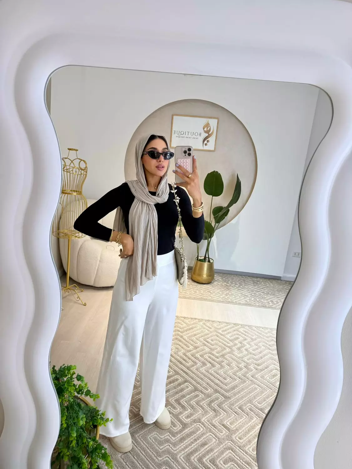 <p>Rosalyn Pants</p>