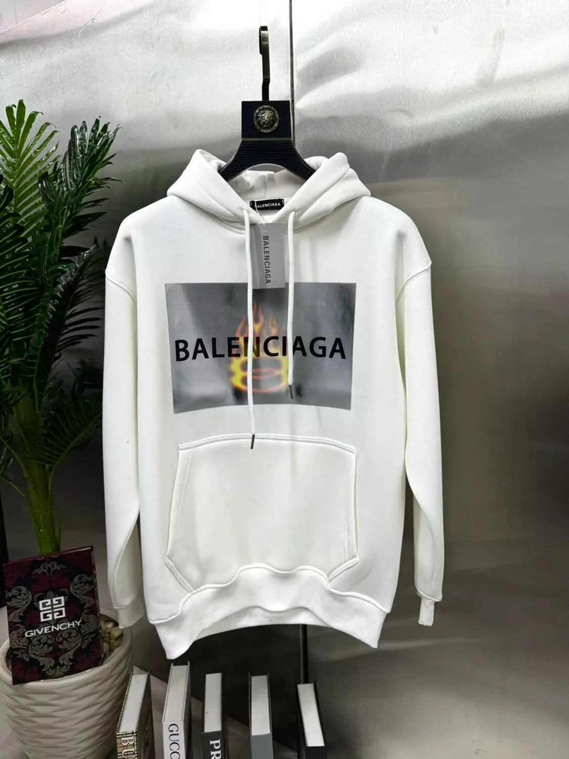 سوي تيشرت بلنسياجا برينت 1