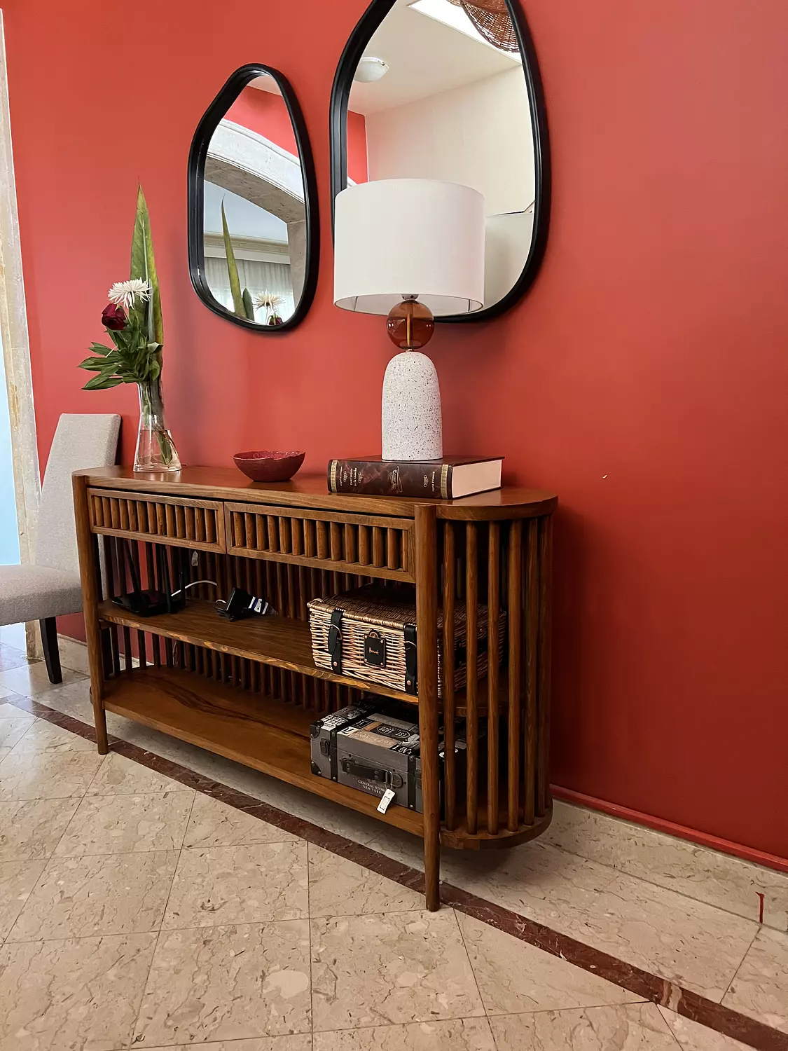 FLUTED CONSOLE 4