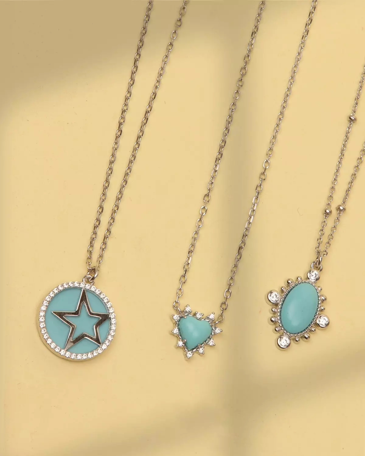 <p><br><strong>NECKLACES</strong></p>