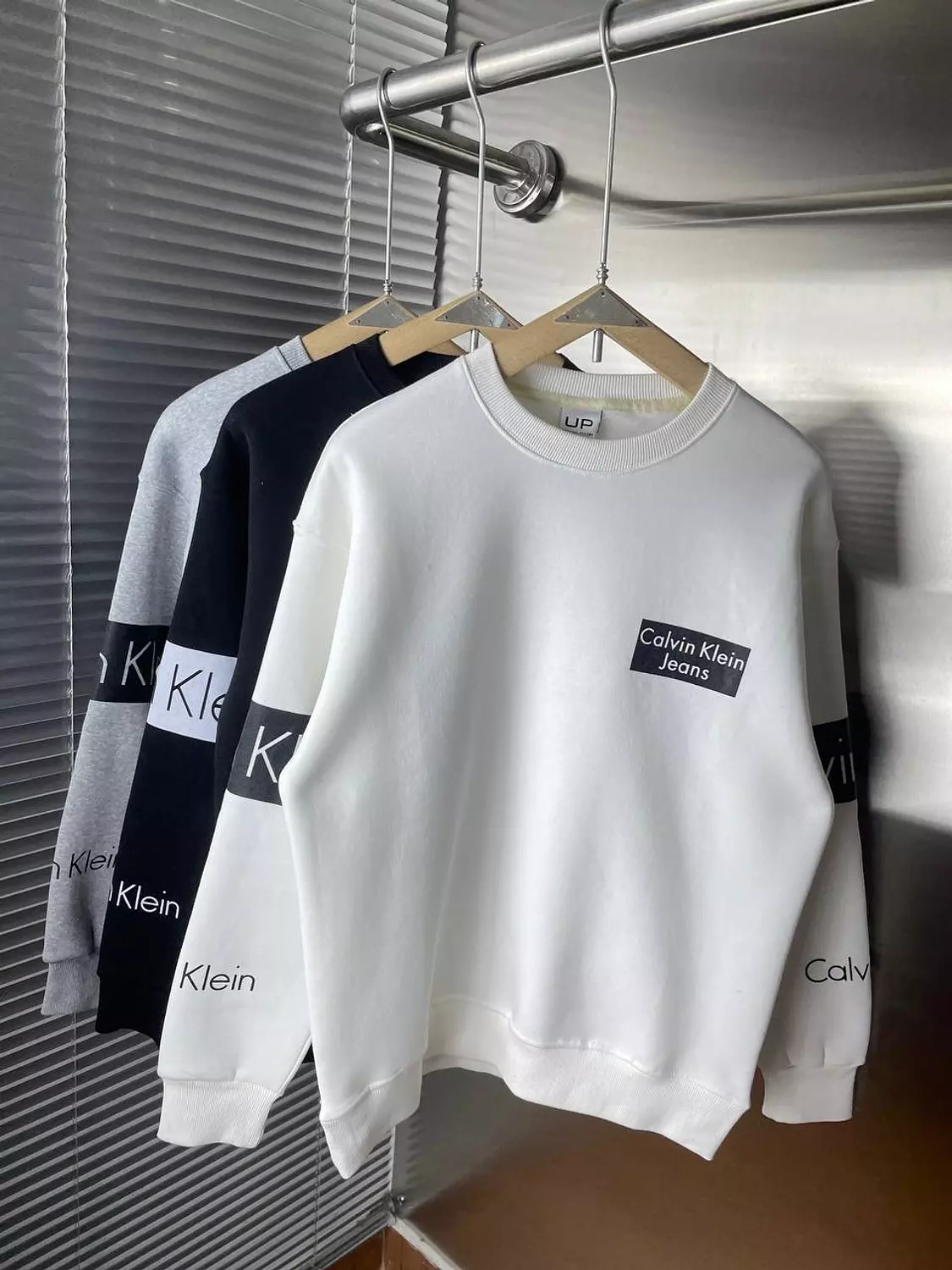 <p style="text-align: start"></p>