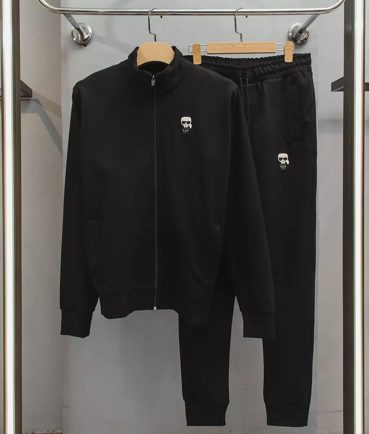 KARL SUIT / 1519 image