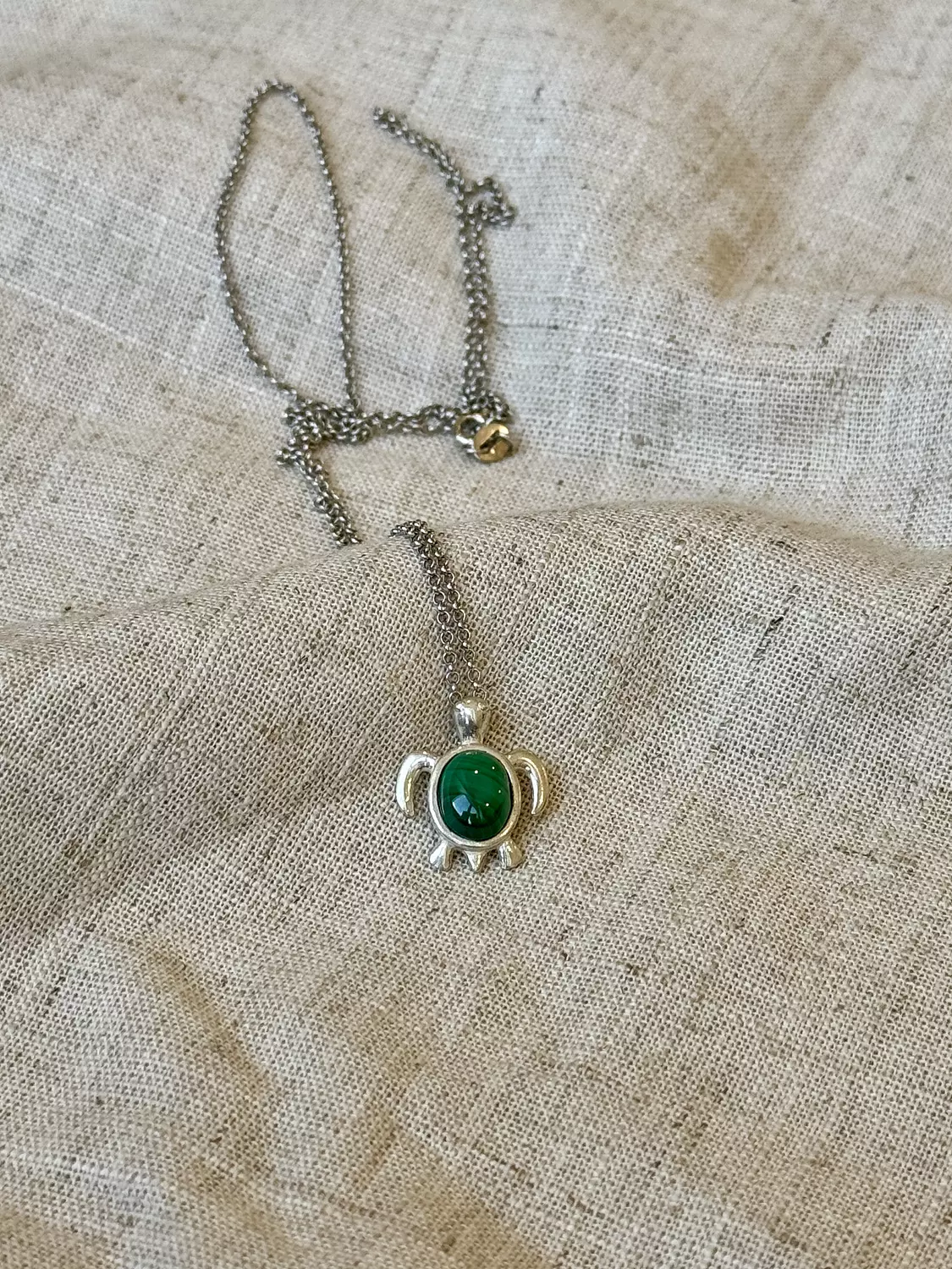 Malachite mini Turtle Necklace image