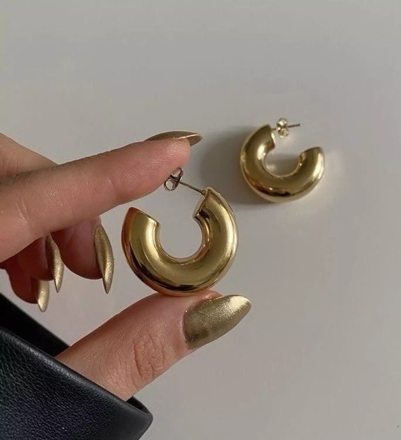 <p style="text-align: start"></p>