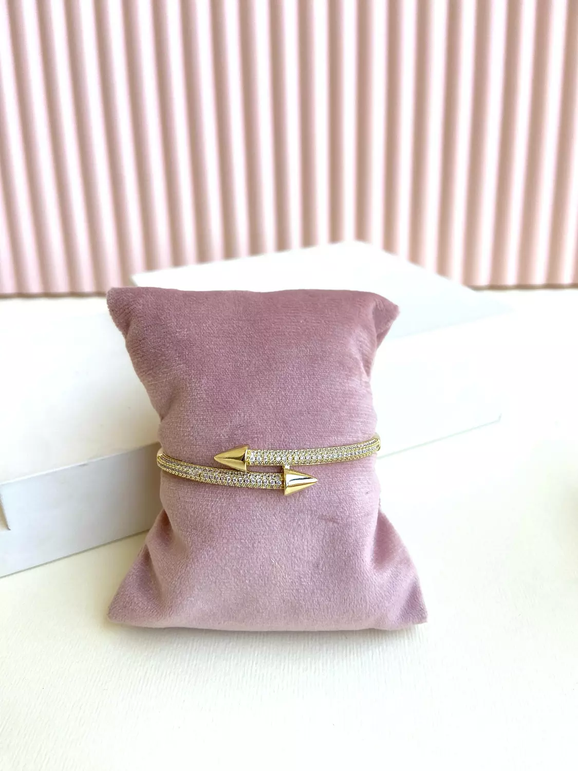 Arrow bangle image
