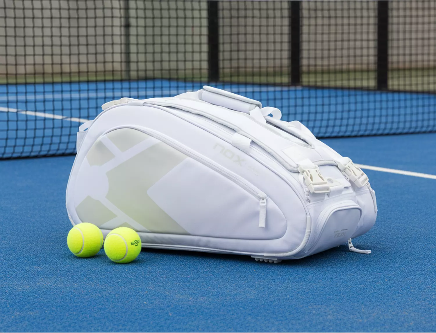 Nox AT10 Team White Padel Bag 2026 hover image