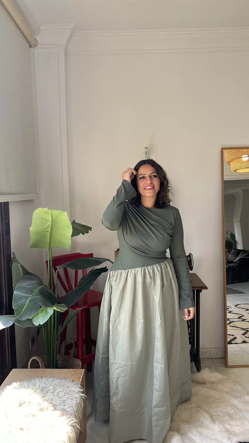 L E I L A DRESS in olive image